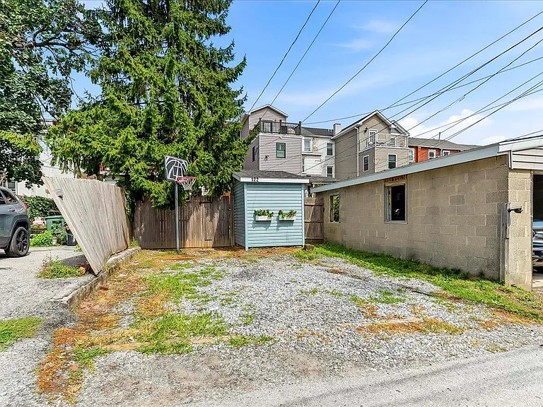 122 E Miner St — Photo 26