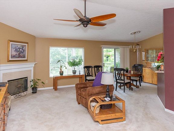 5th image of 4383 N Point Ct #302-302-30