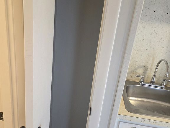 5th image of 224 Tripp St #1F