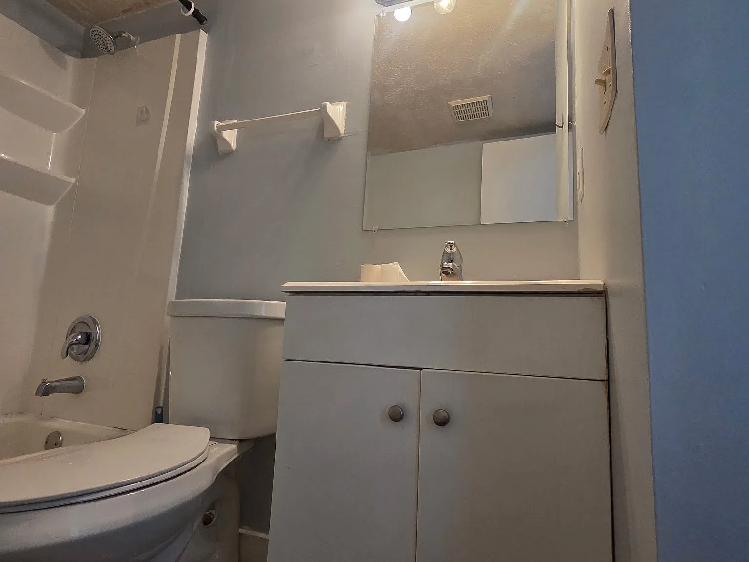 2 bed, 1.5 bath, 1200 sqft, $975 — Photo 3