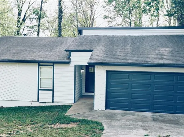 3321 Border Dr, Stone Mountain, GA 30087