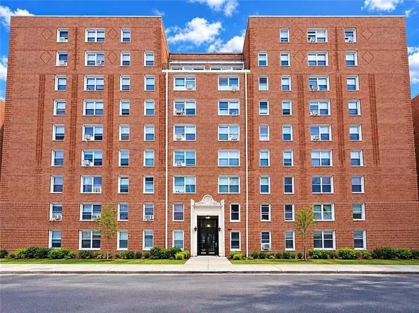 170 72nd St APT 572, Brooklyn, NY 11209