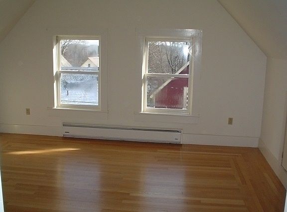 3rd image of 628 N Broadway