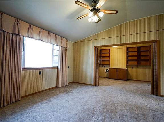 3rd image of 1000 Newport Ave