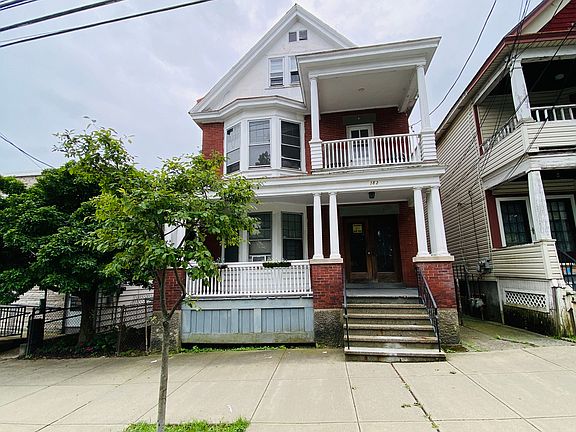 3rd image of 182 Morton Ave #3