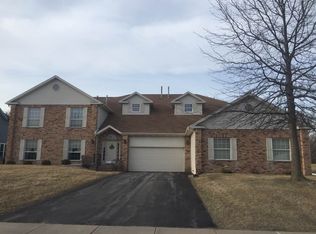 2830 Towne House Dr NE, Cedar Rapids, IA 52402