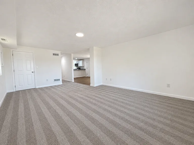 104 Middlesex Rd #2 — Photo 9