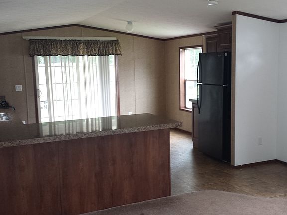 Kitchen/ Living Room