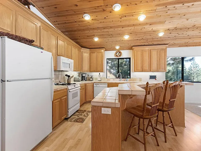 16323 Ski Slope Way — Photo 8