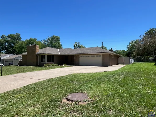 5023 SW 23rd St, Topeka, KS 66614