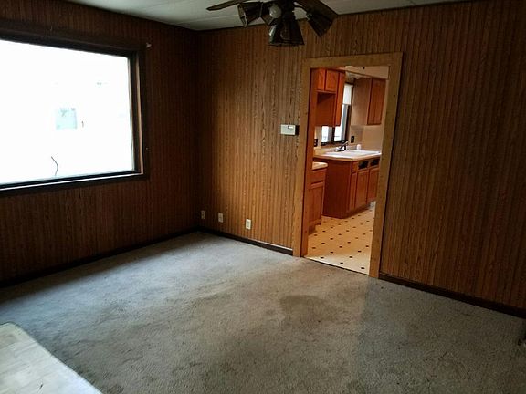 4th image of 1110 Superior Ave