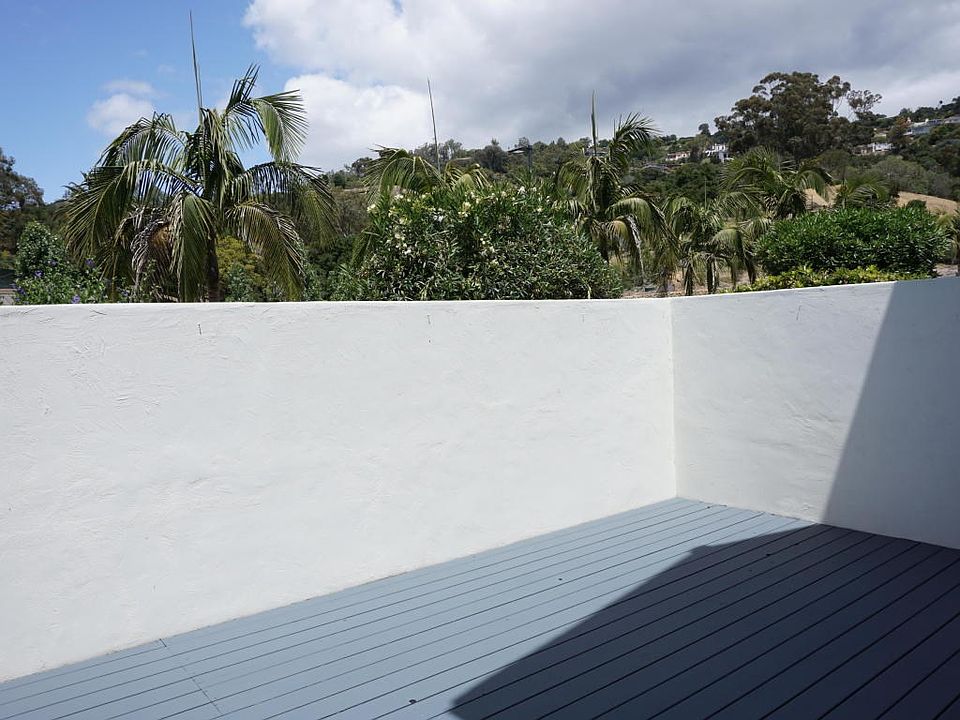 Entry Deck