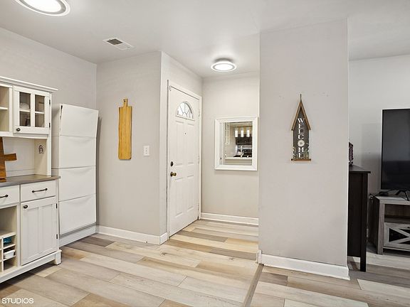 4th image of 1890 Huntington Blvd APT E