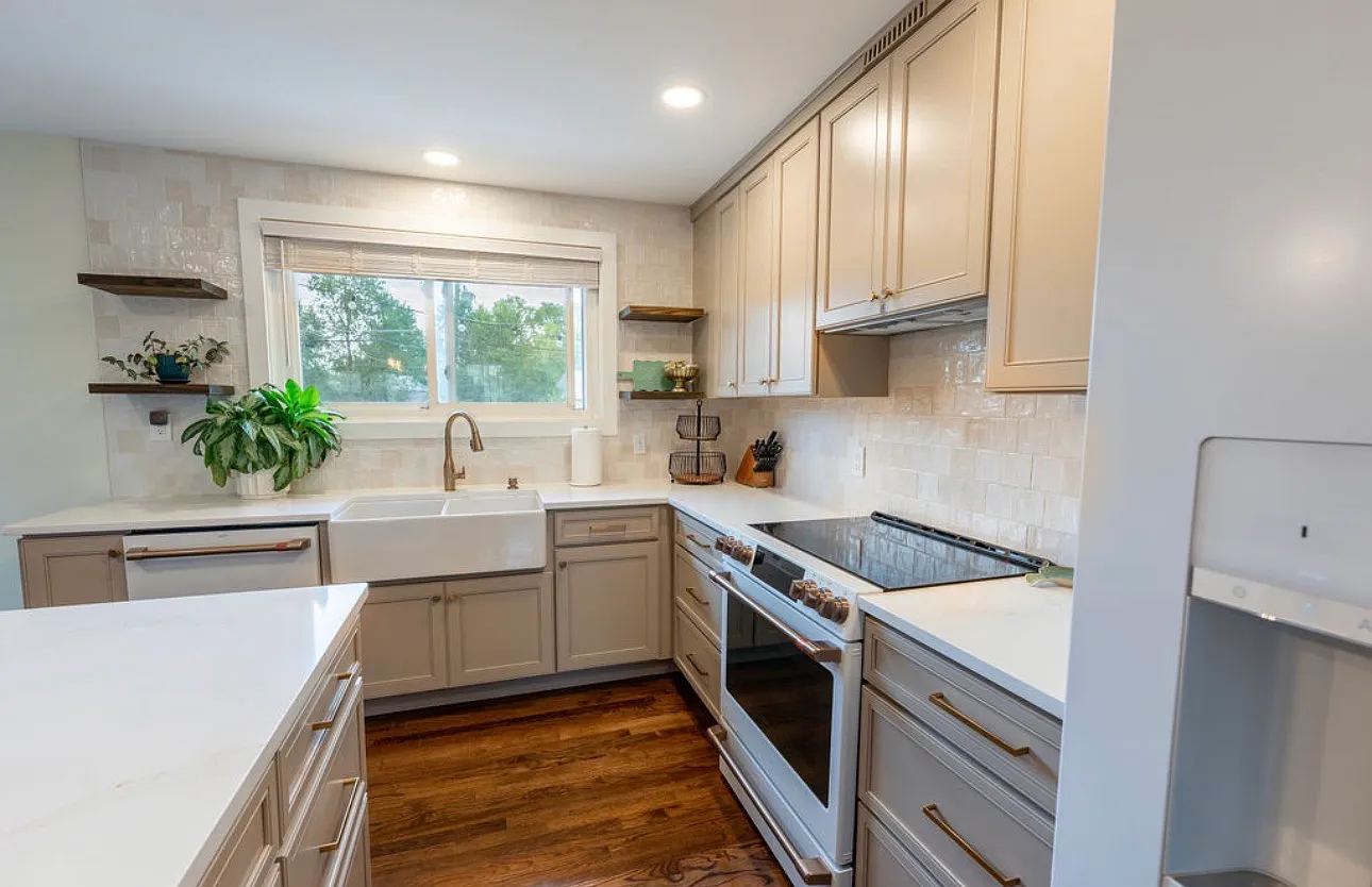 5 bed, 2112 sqft, $3,390 — Photo 3
