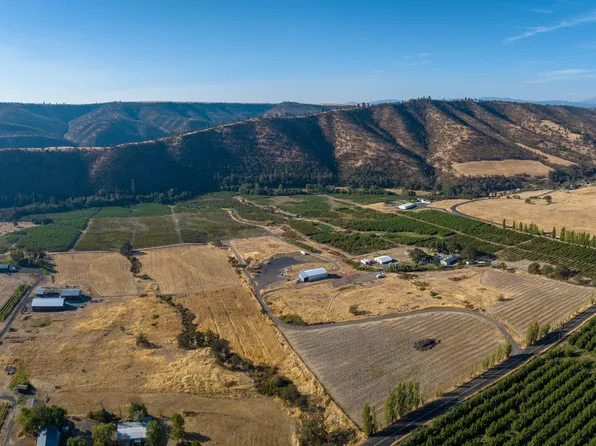 Three Mile Rd, The Dalles, OR 97058