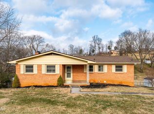 325 Polaris Dr, Bluff City, TN 37618