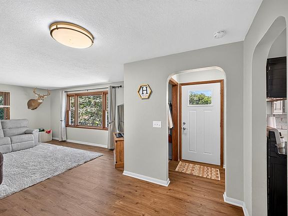 5th image of 202 7th St SW