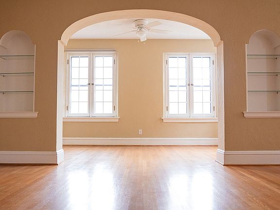 3rd image of 7364 Pershing Ave #A
