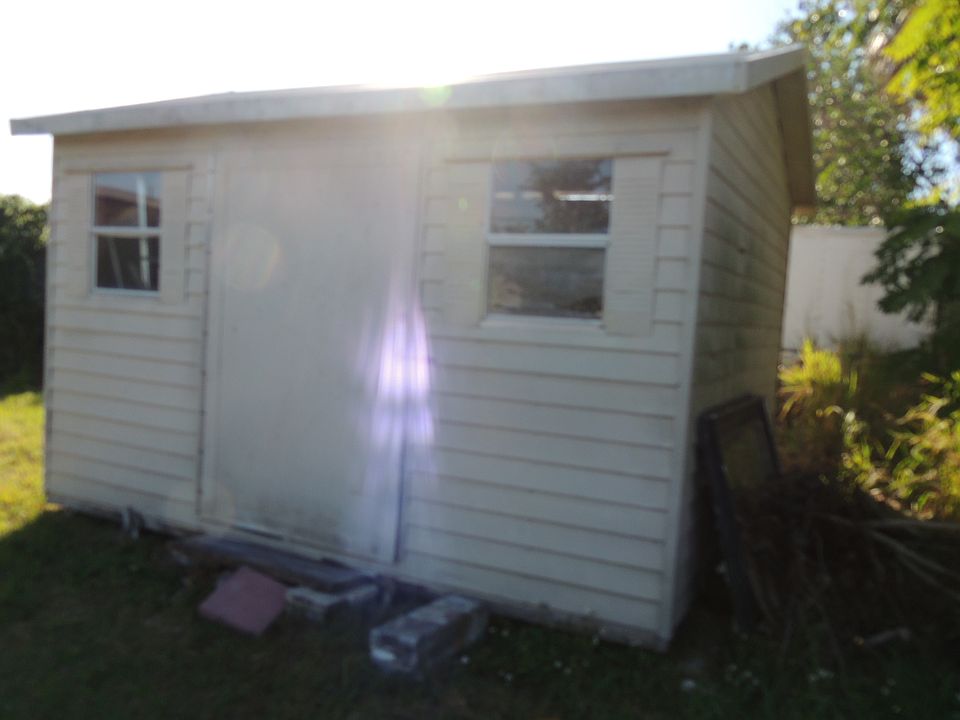 1st image of 7954 Jeffery Ave
