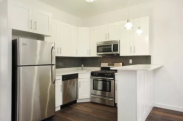 Sold by Matthews Real Estate Investment Services Inc | media 5