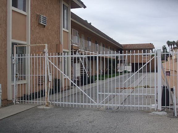 4th image of 16205 Cornuta Ave APT 3