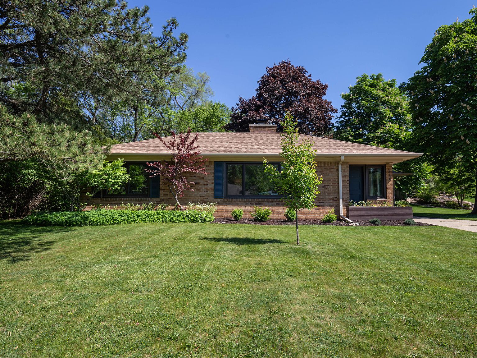 238 W Clovernook Ln, Glendale, WI 53217 Zillow