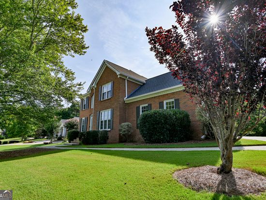 165 McElwaney Way, Fayetteville, GA 30215