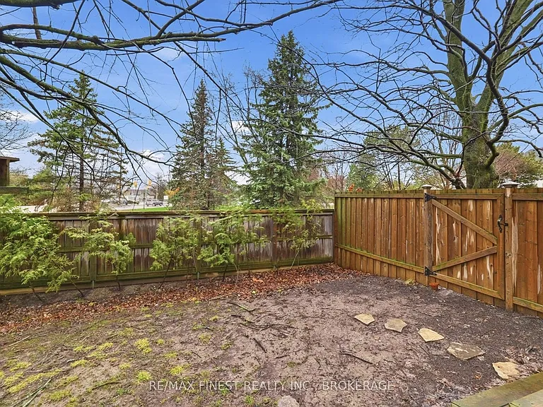 116 Fireside Ct — Photo 32