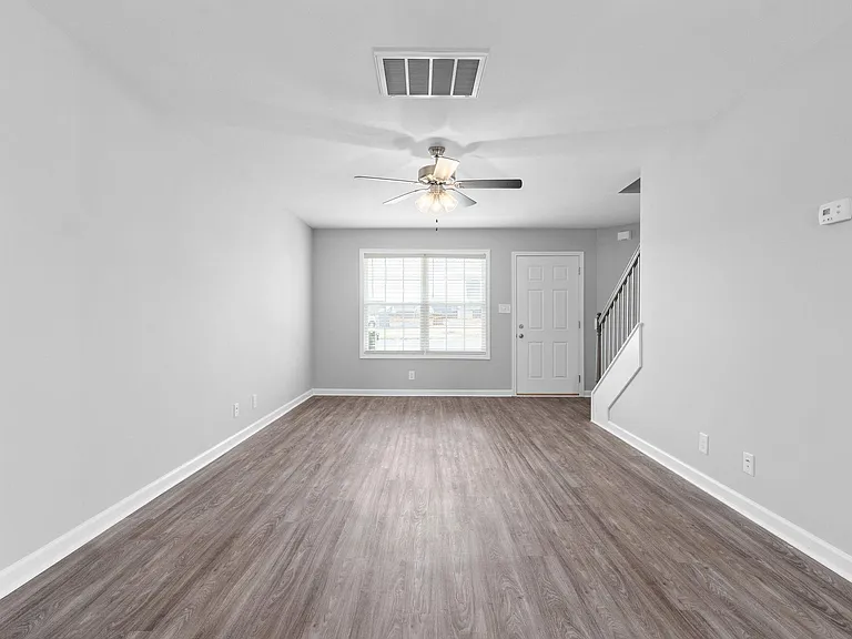 645 Stowe Ct #K — Photo 8