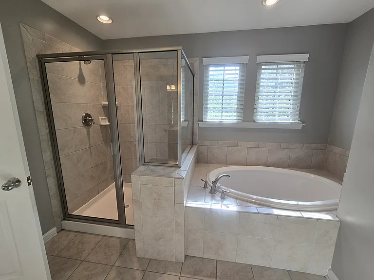3917 Valley Side Ct — Photo 46