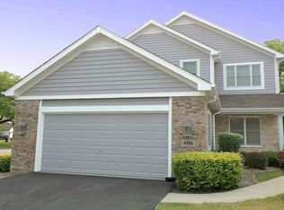 896 Villa Dr, Crystal Lake, IL 60014