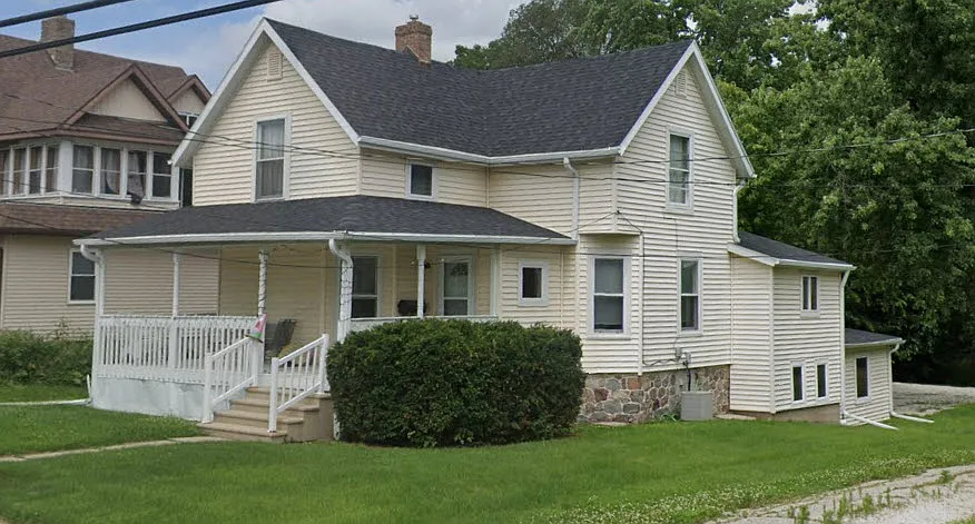 5 bed, 2581 sqft, $3,250 — Photo 1