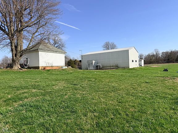 4th image of 3327 S County Road 20 W