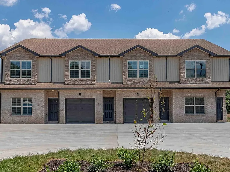 287 Smithson Ln #D — Photo 1