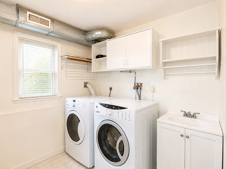 160 Cypress St #160 — Photo 12