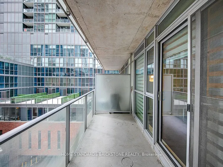 375 King St W #506 — Photo 29