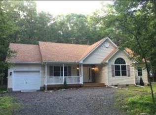 13 Sycamore Cir, Albrightsville, PA 18210