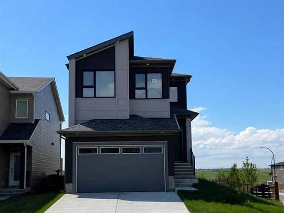 2nd image of 305 E Lucas Pl NW