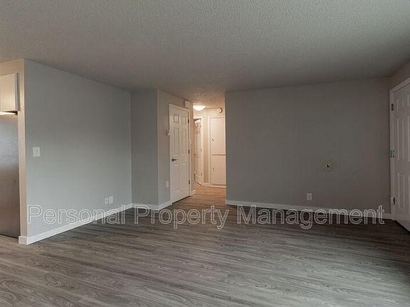 3rd image of 904 NE 86th St