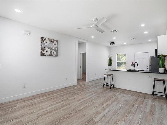 5th image of 103 Long Rd