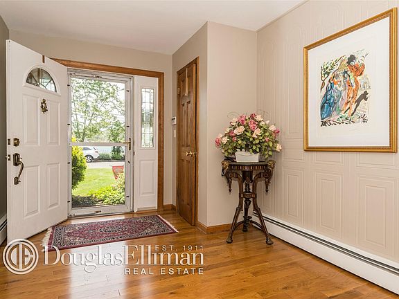 5th image of 39 Riverview Ct