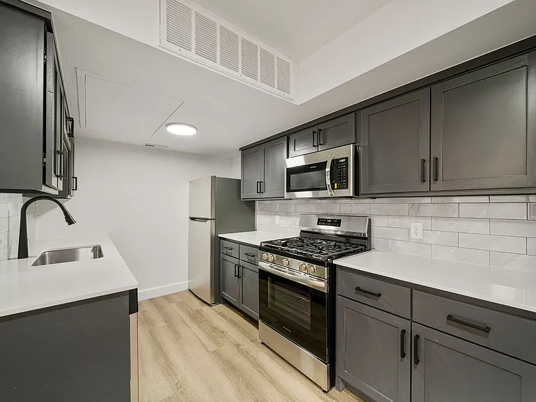 The Elms by ONYX *UNDER NEW MANAGEMENT* Now Offering FREE Prorated Rent! — Photo 13