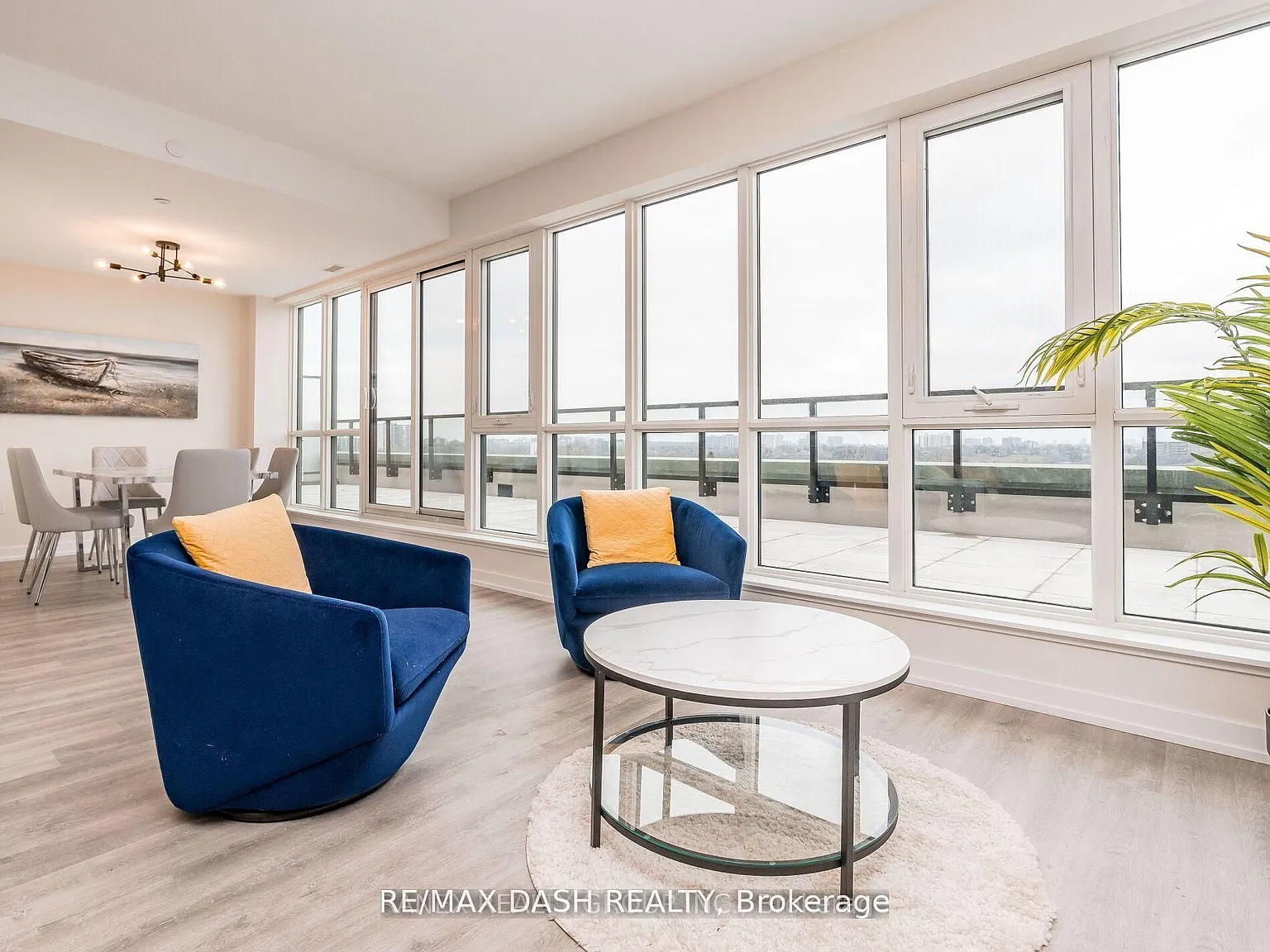 4 bed, $4,100 — Photo 1