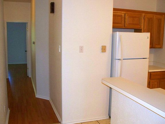 5th image of 123 Creekside Dr
