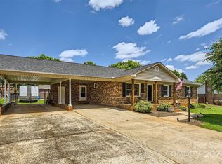 352 Beechnut St, Lincolnton, NC 28092