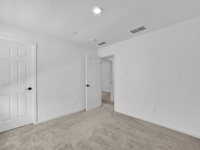 4562 Butterfly Ridge Dr — Photo 32