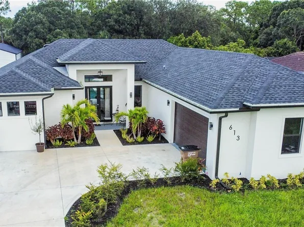 613 Hibiscus Ave, Lehigh Acres, FL 33972