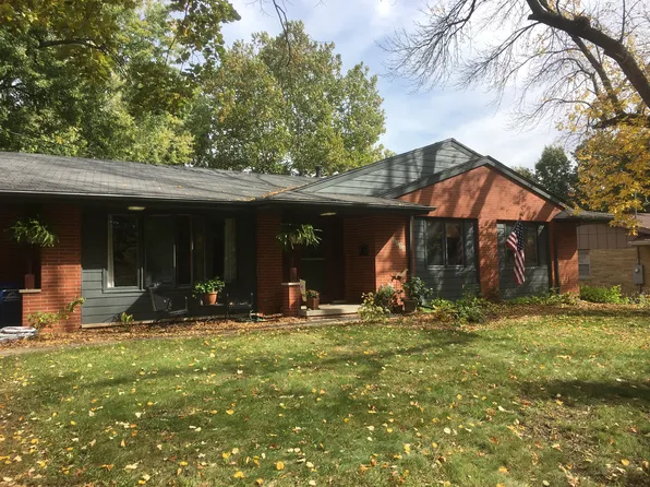2735 Lynner Dr, Des Moines, IA 50310