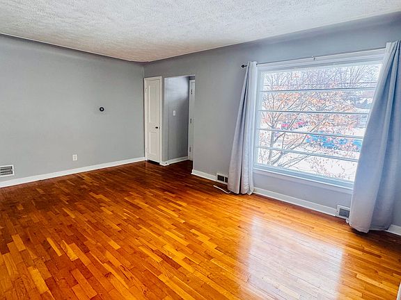 3rd image of 1048 Griswold St SE