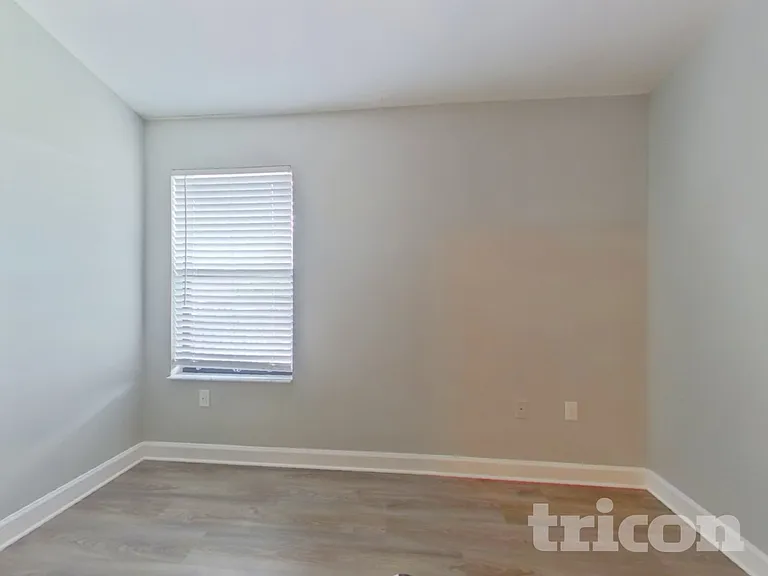 664 Channing Dr — Photo 10